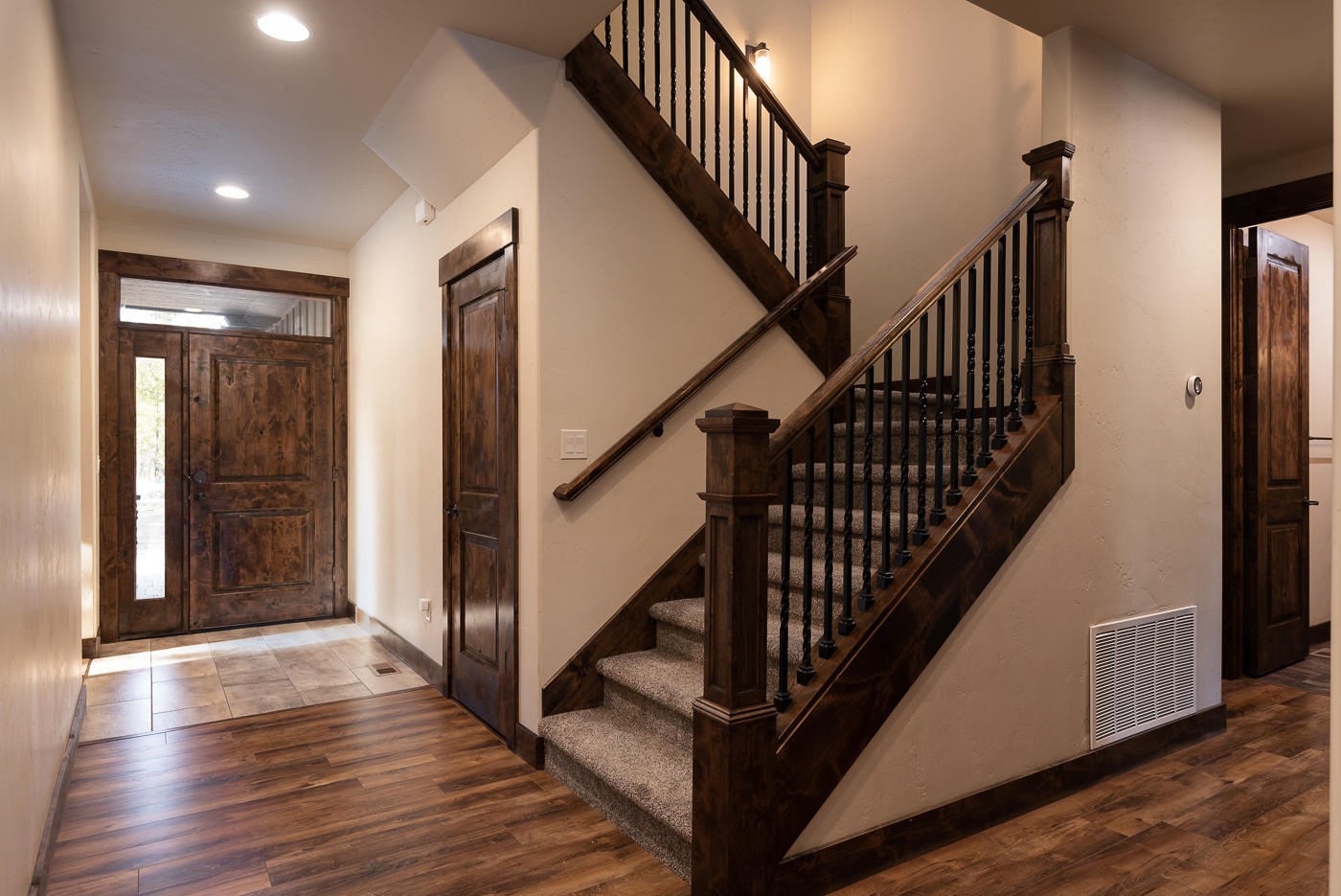 17055 Fontana Road Bend, OR 97707 - Photo 2 of 25 Entry