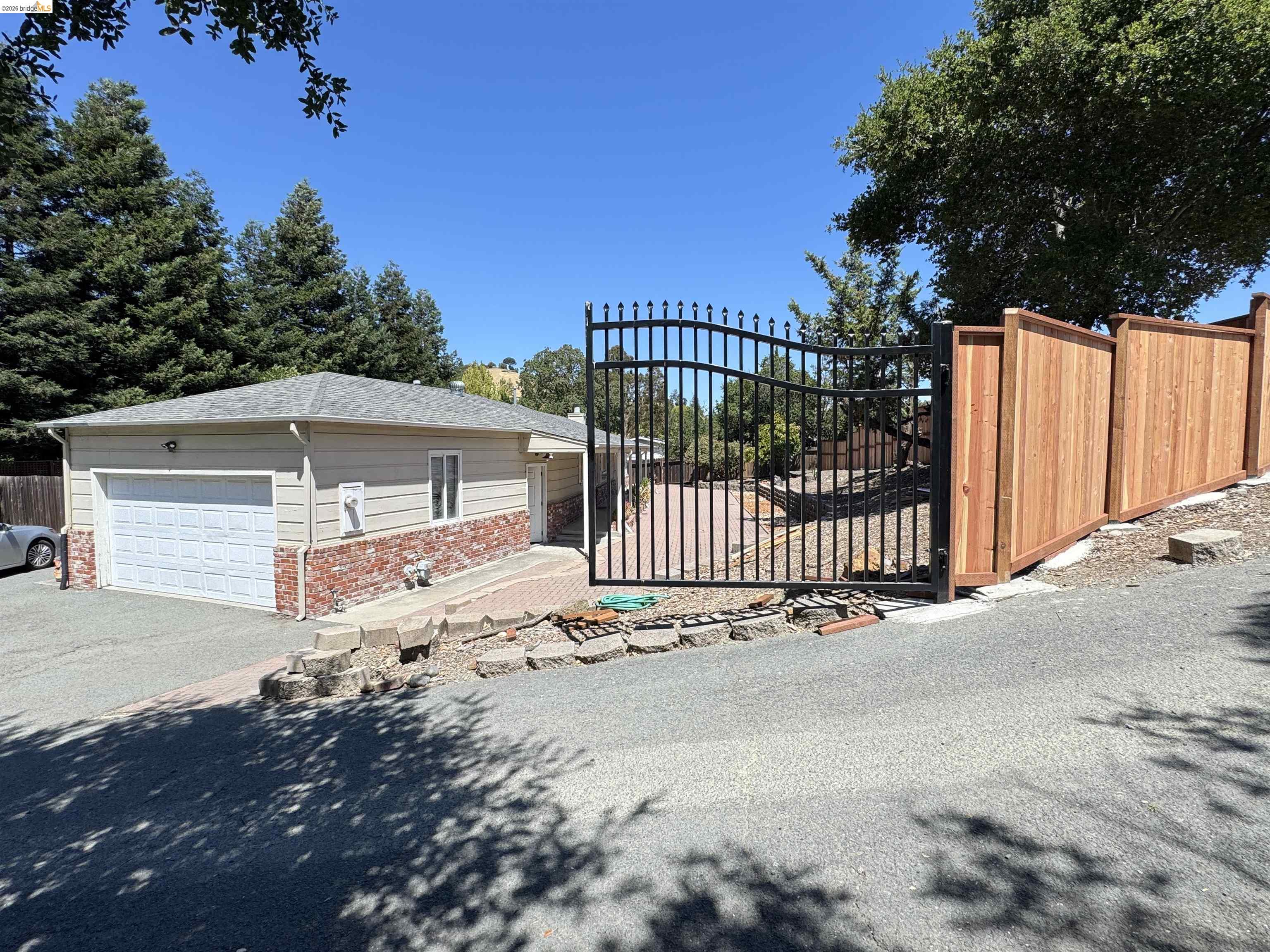 3540 Deer Hill Road Lafayette, CA 94549 - Photo 2 of 20 View of gate