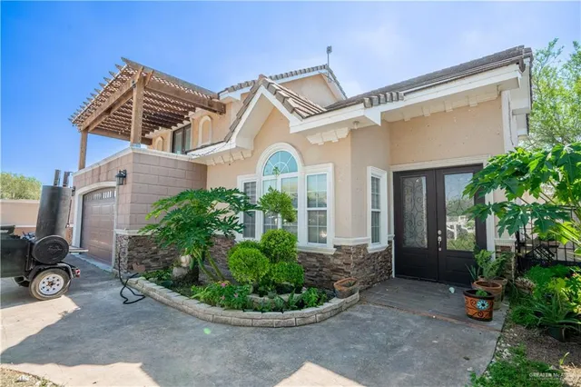 a view of a house with a outdoor space