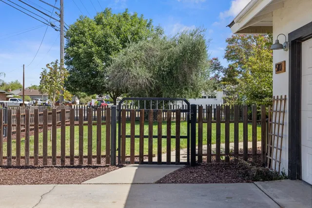 $450,000 | 510 East Minnesota Avenue, Turlock, CA 95382