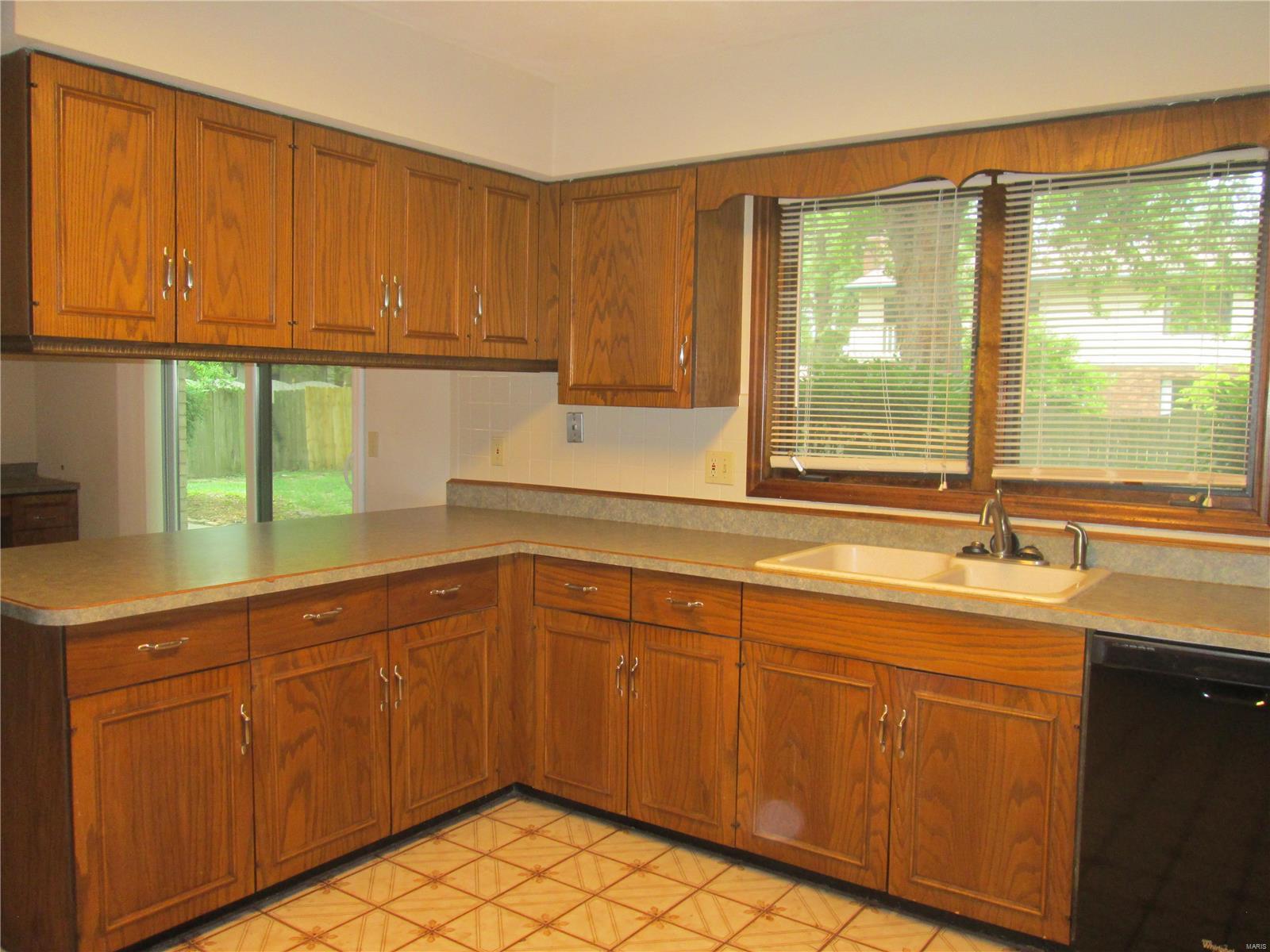 101 Jennifer Court O'Fallon, IL 62269 - Photo 13 of 41