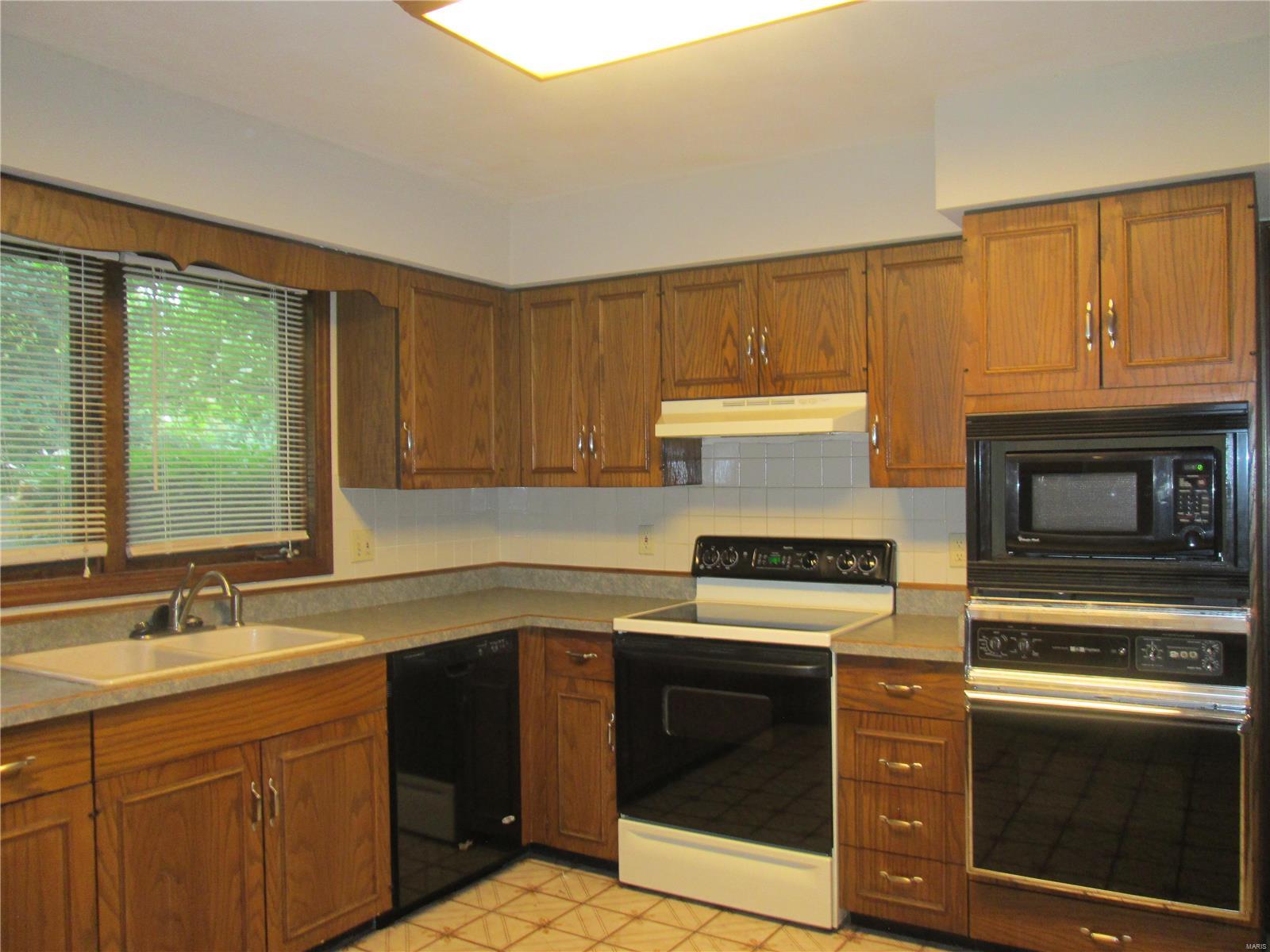 101 Jennifer Court O'Fallon, IL 62269 - Photo 14 of 41
