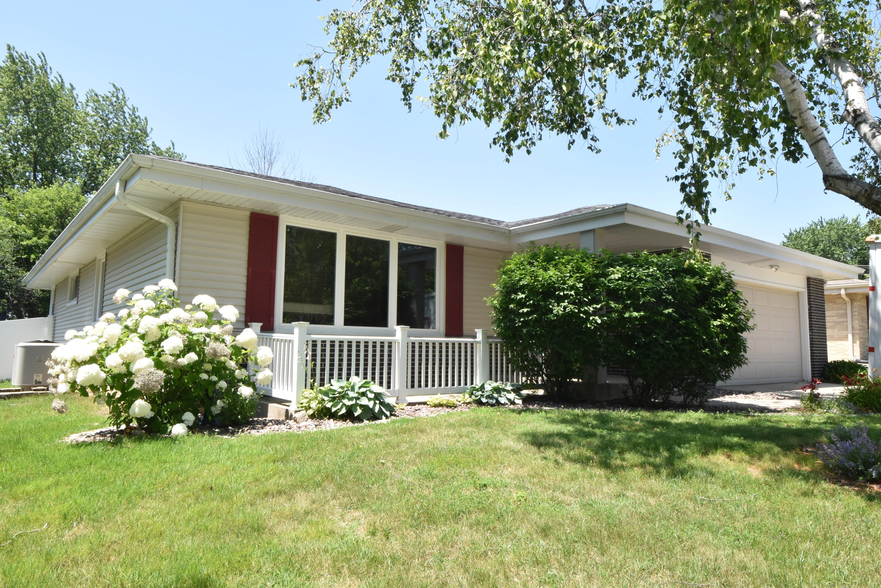 48 Virginia Street Racine, WI 53405 - Photo 1 of 47 Front