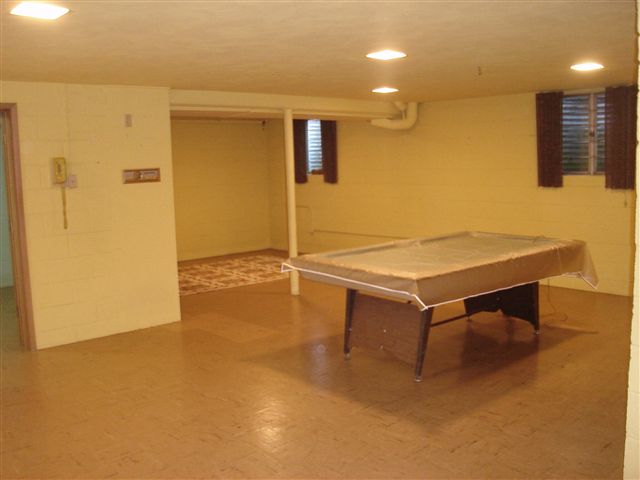 870 Bishop Road Grosse Pointe, MI 48230 - Photo 22 of 30 31065206-21.JPG