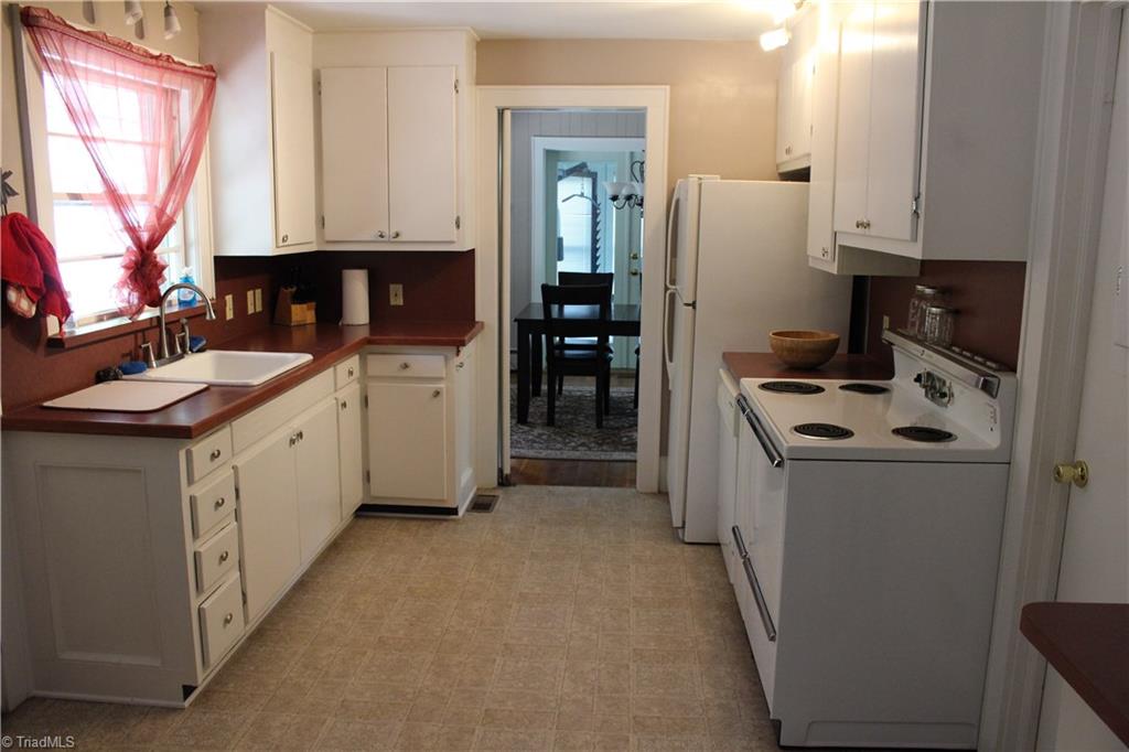 3908 Woodruff Road Jonesville, NC 28642 - Photo 3 of 14 Gallery Image 3