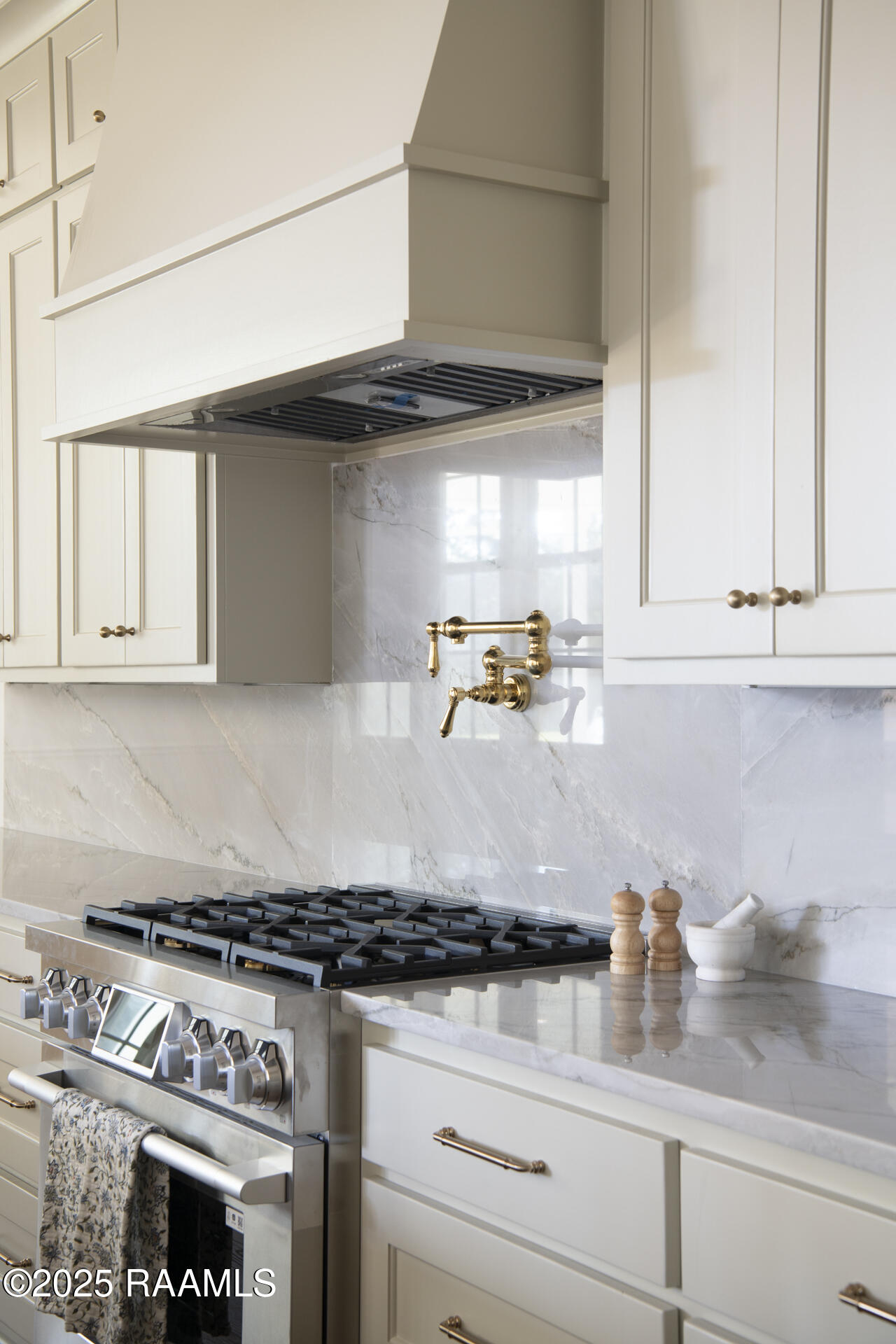 200 Castle Row Lafayette, LA 70506 - Photo 14 of 45 Kitchen