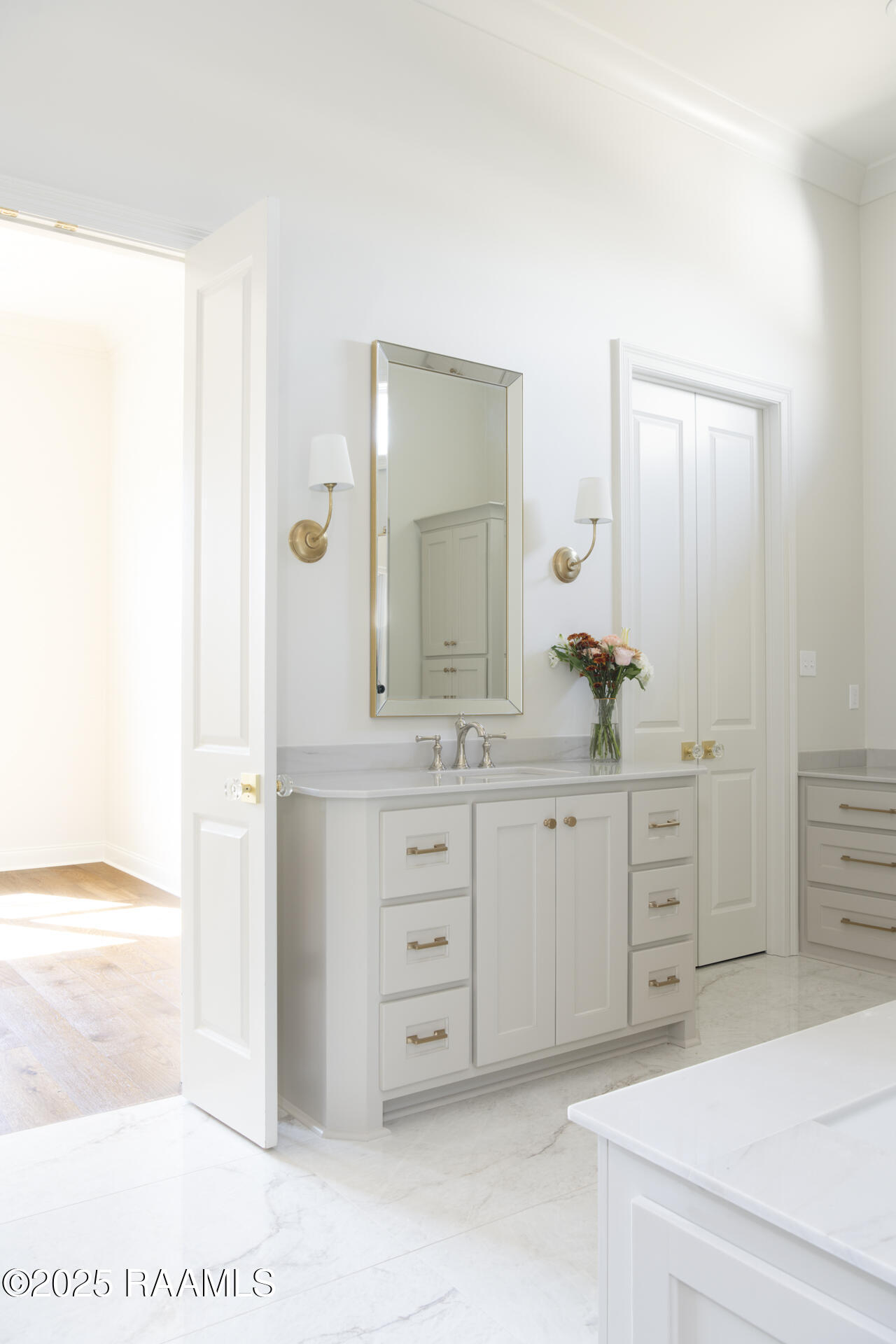 200 Castle Row Lafayette, LA 70506 - Photo 21 of 45 Primary Bathroom