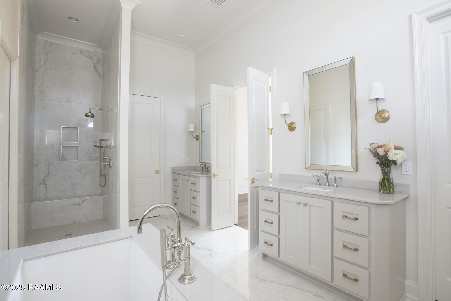 200 Castle Row Lafayette, LA 70506 - Photo 23 of 45 Primary Bathroom