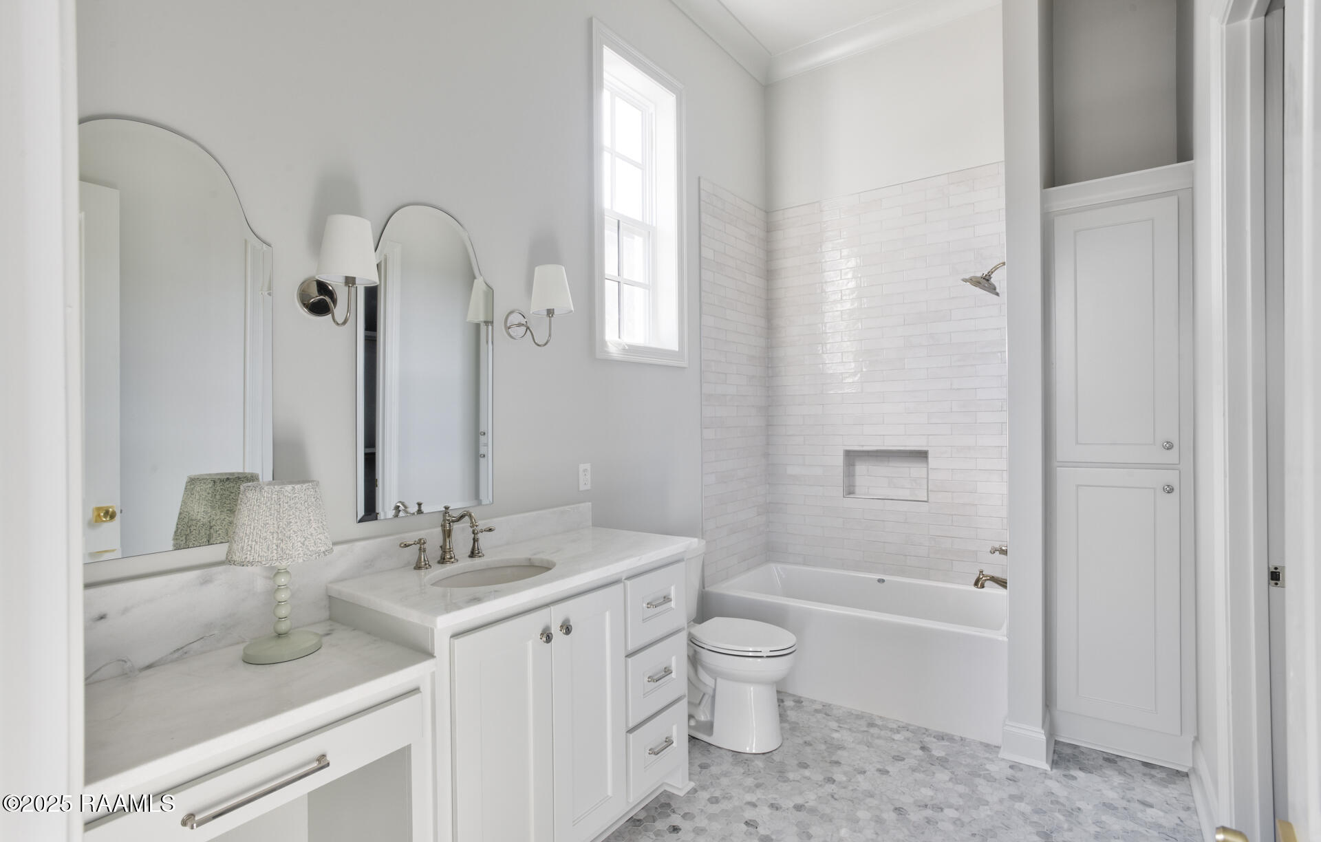 200 Castle Row Lafayette, LA 70506 - Photo 27 of 45 Bathroom 2