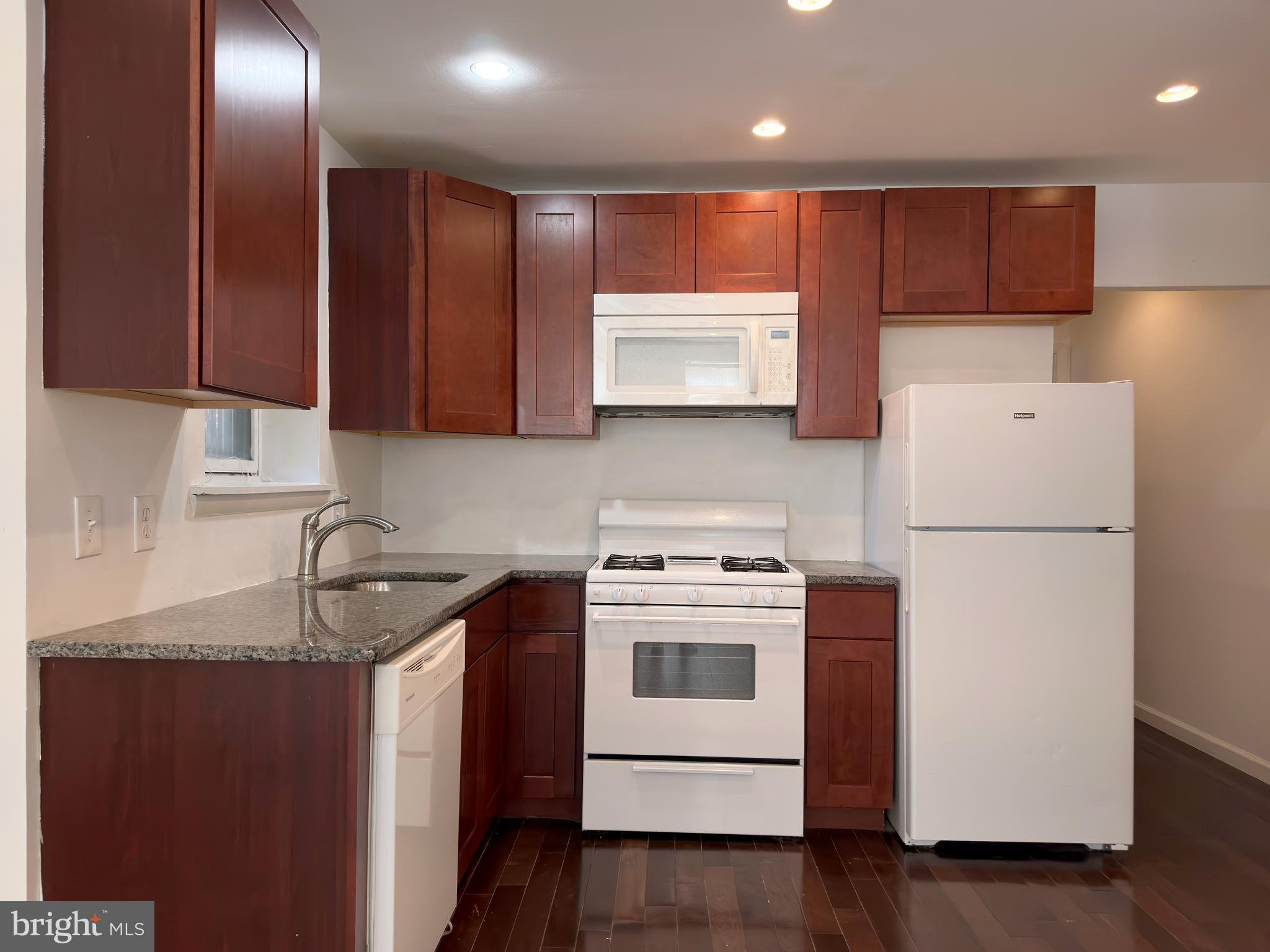 545 Christian Street, Unit 1 Philadelphia, PA 19147 - Photo 27 of 35