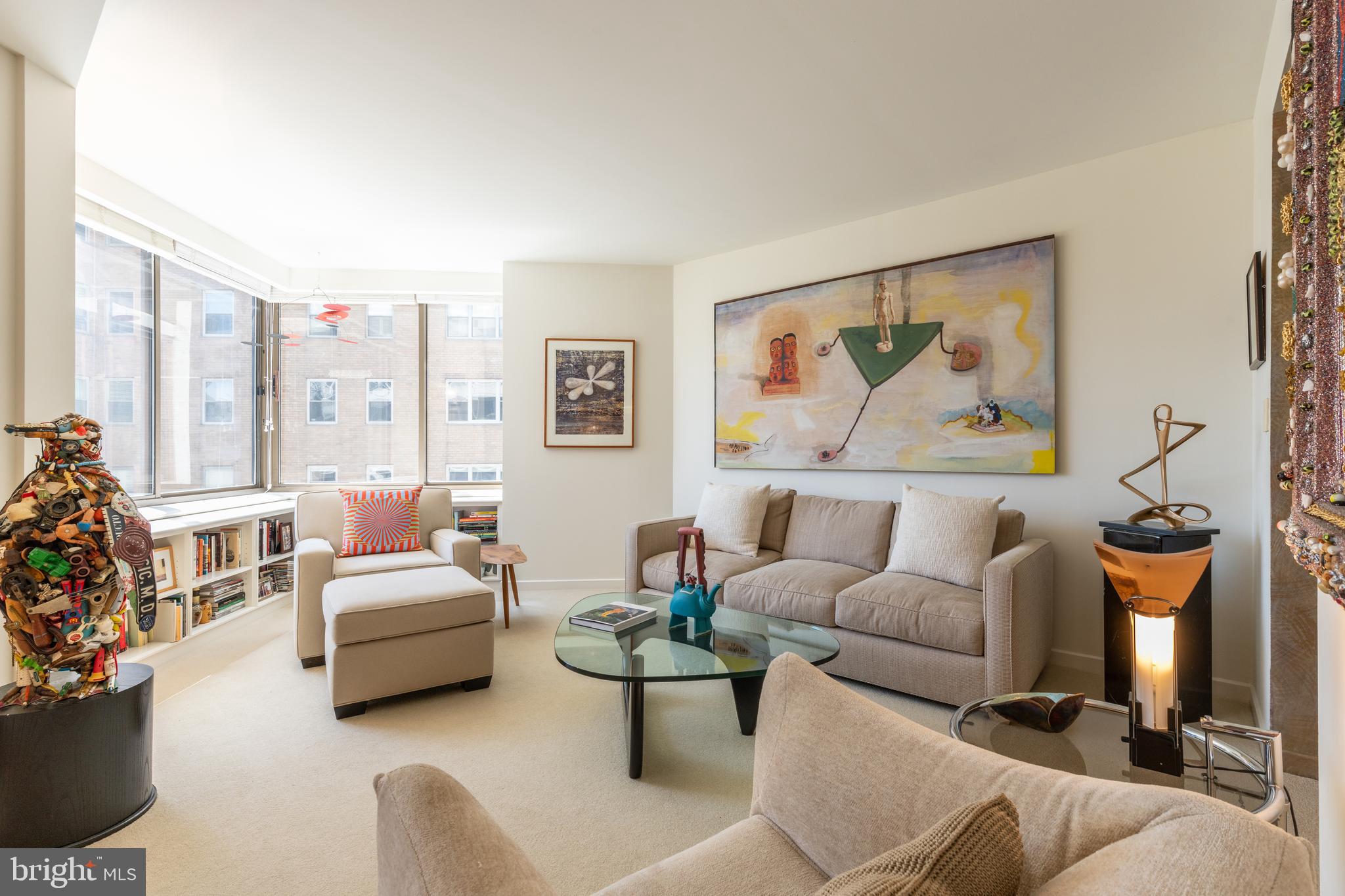202 West Rittenhouse Square, Unit 1709 Philadelphia, PA 19103 - Photo 11 of 42 Living Room