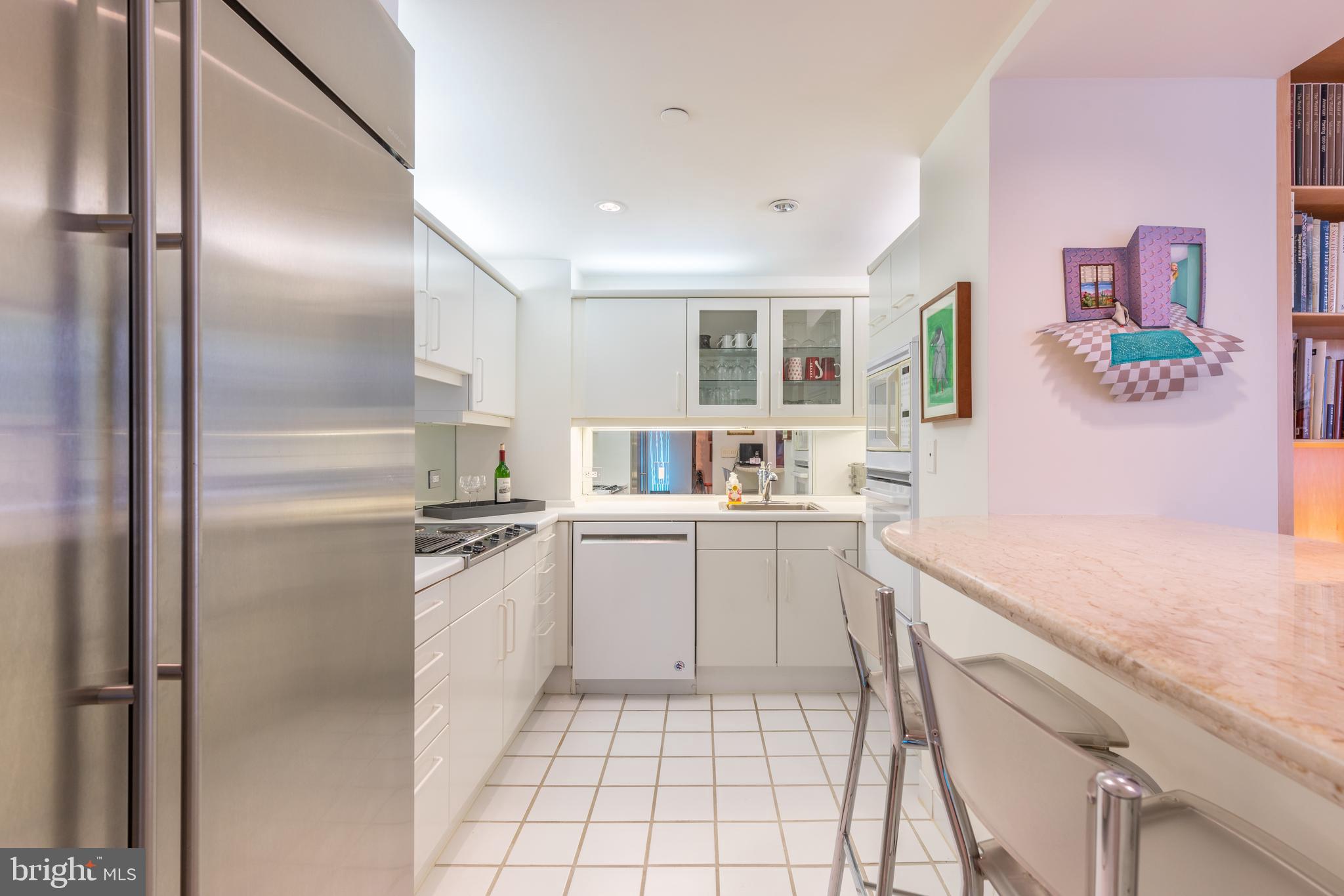 202 West Rittenhouse Square, Unit 1709 Philadelphia, PA 19103 - Photo 15 of 42 Kitchen
