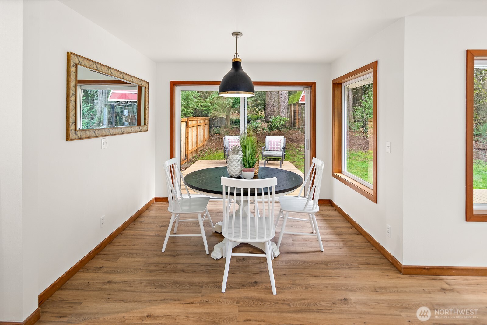 12407 Upper Preston Road Southeast Issaquah, WA 98027 - Photo 13 of 40