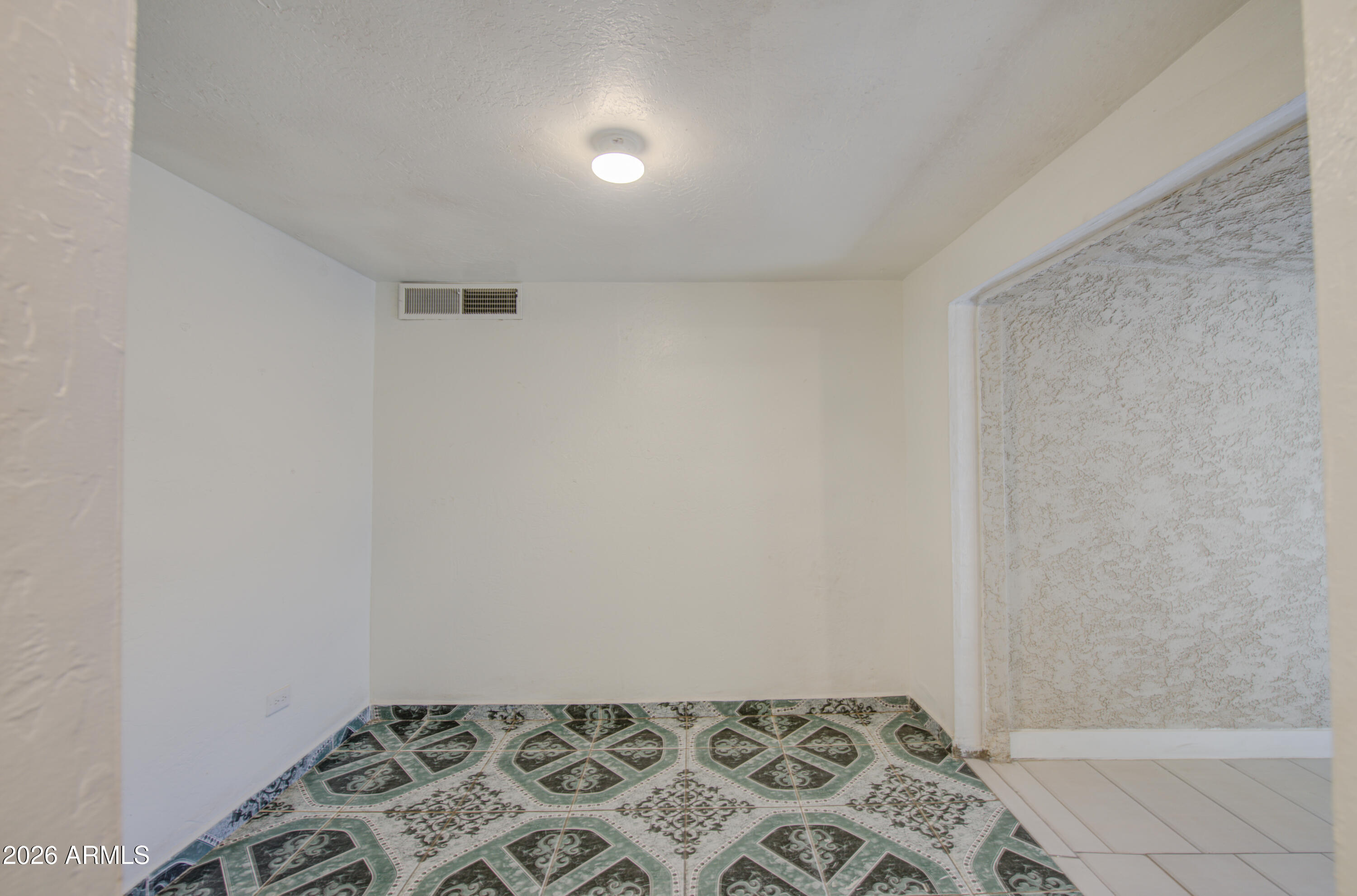 3204 West Monte Vista Road Phoenix, AZ 85009 - Photo 11 of 42 Dining Room 3