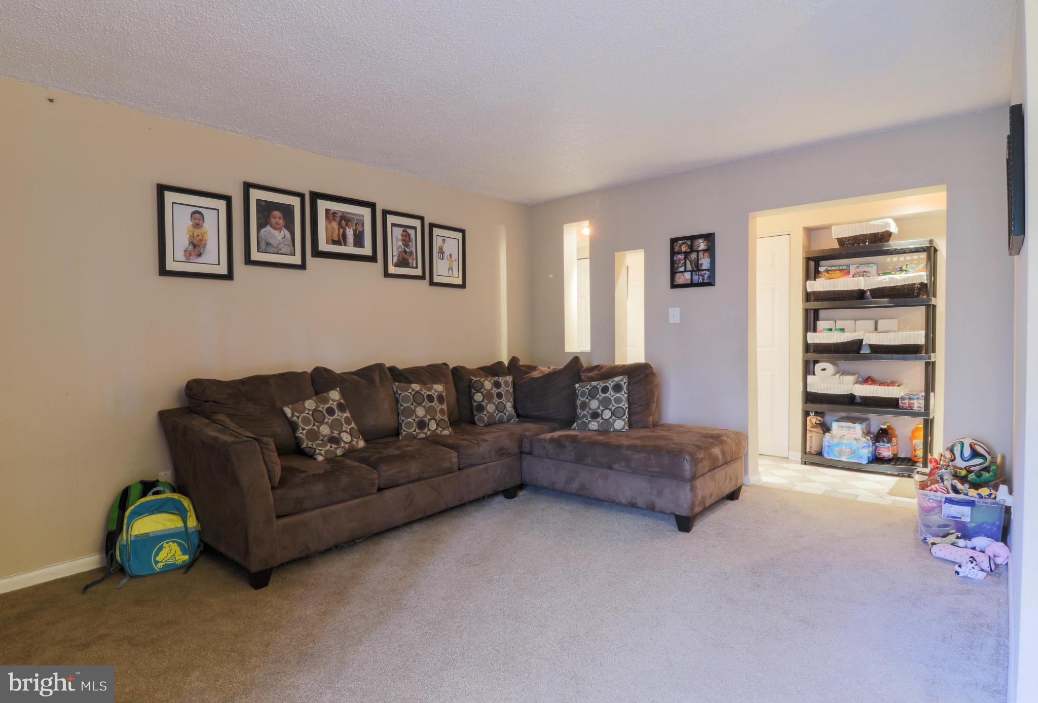 11649 Stoneview Square, Unit 2B Reston, VA 20191 - Photo 3 of 16 Living Room