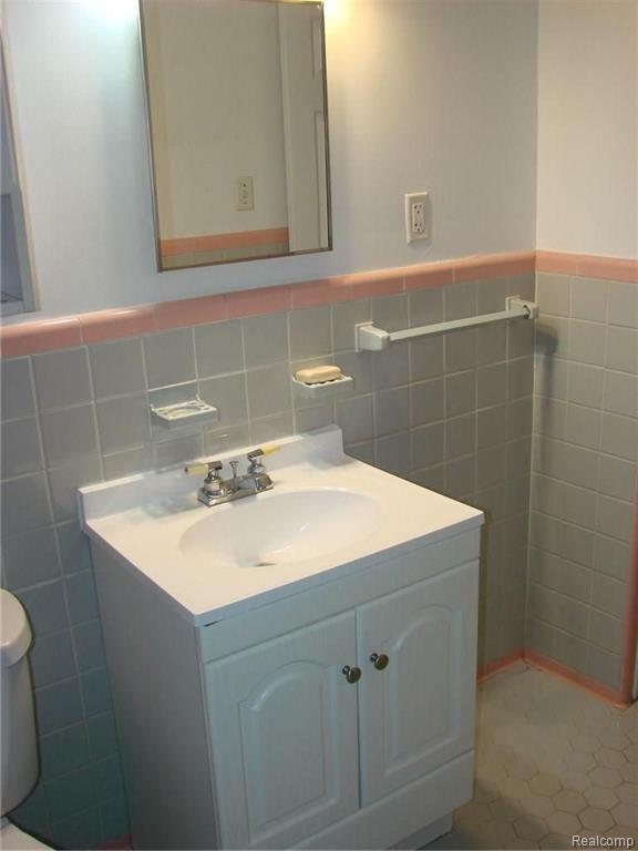 24720 Ridgedale Street Oak Park, MI 48237 - Photo 14 of 31