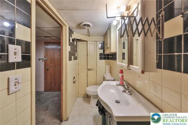 $294,900 | 410 North Greenwood Avenue, Easton, PA 18045