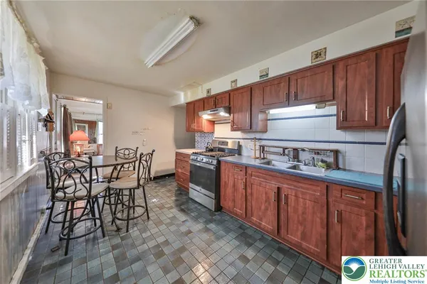 $294,900 | 410 North Greenwood Avenue, Easton, PA 18045