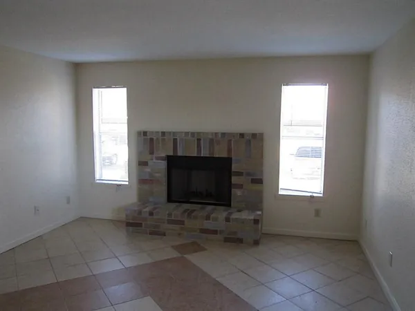 $900 | 10555 Turtlewood Court, Unit 1102, Houston, TX 77072