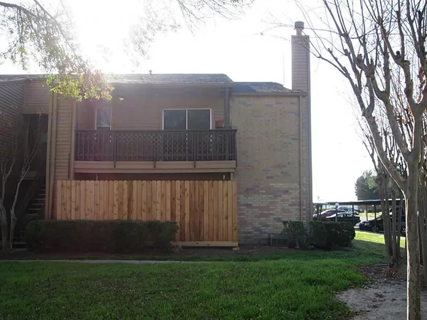 $900 | 10555 Turtlewood Court, Unit 1102, Houston, TX 77072