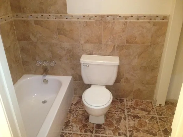 $900 | 10555 Turtlewood Court, Unit 1102, Houston, TX 77072