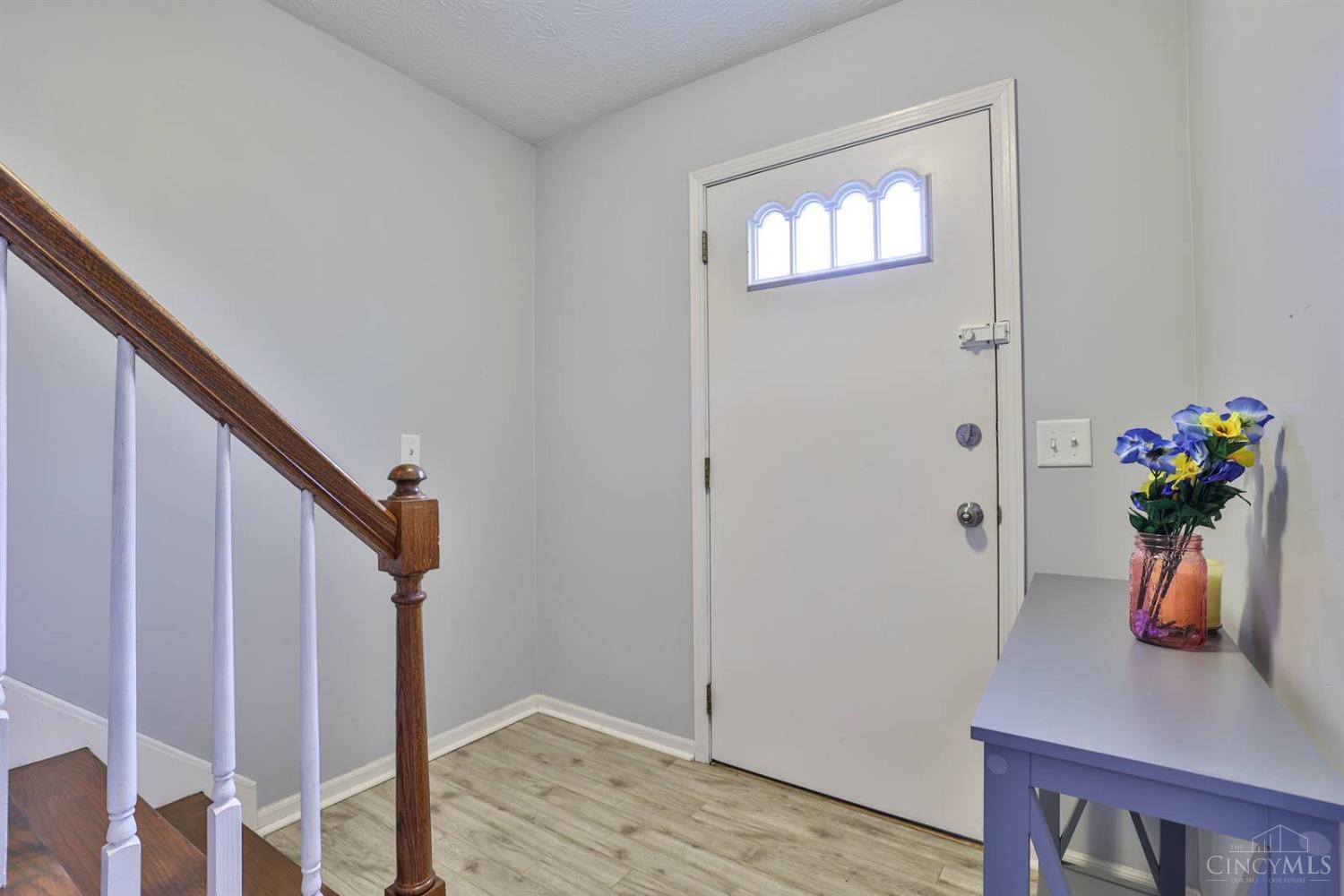 1715 Ebenezer Road Cincinnati, OH 45233 - Photo 4 of 32