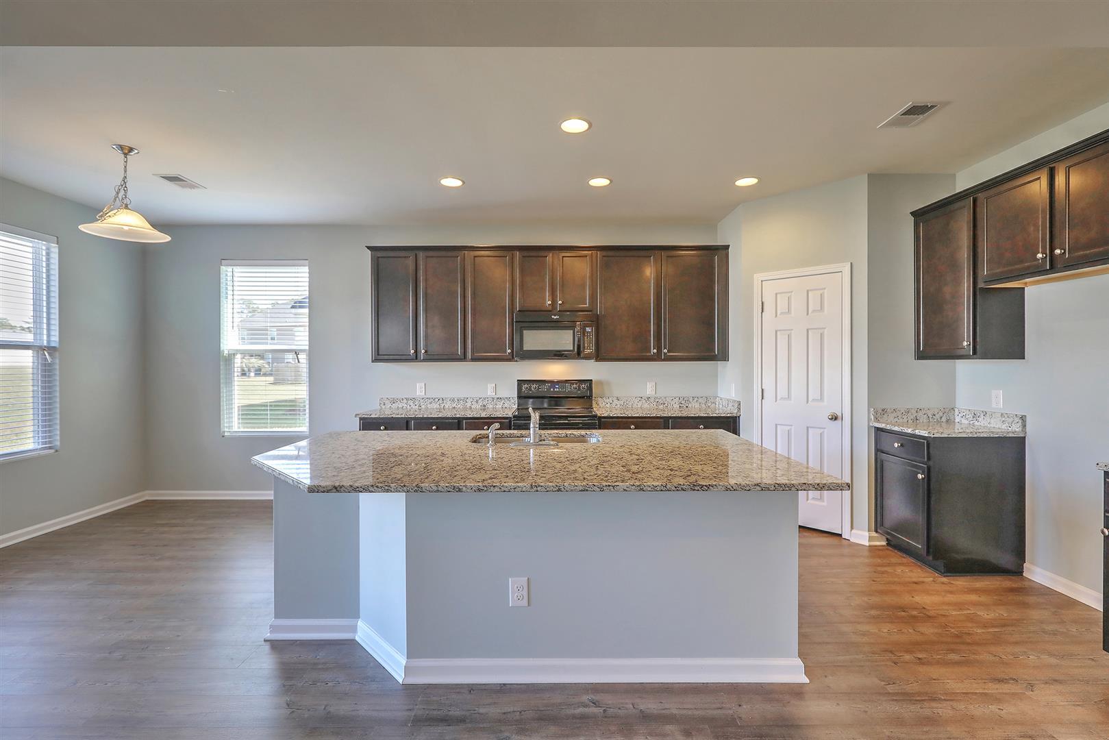 150 Meadow Wood Road Summerville, SC 29486 - Photo 10 of 24 Kristin Sparks - Pic10 (1)