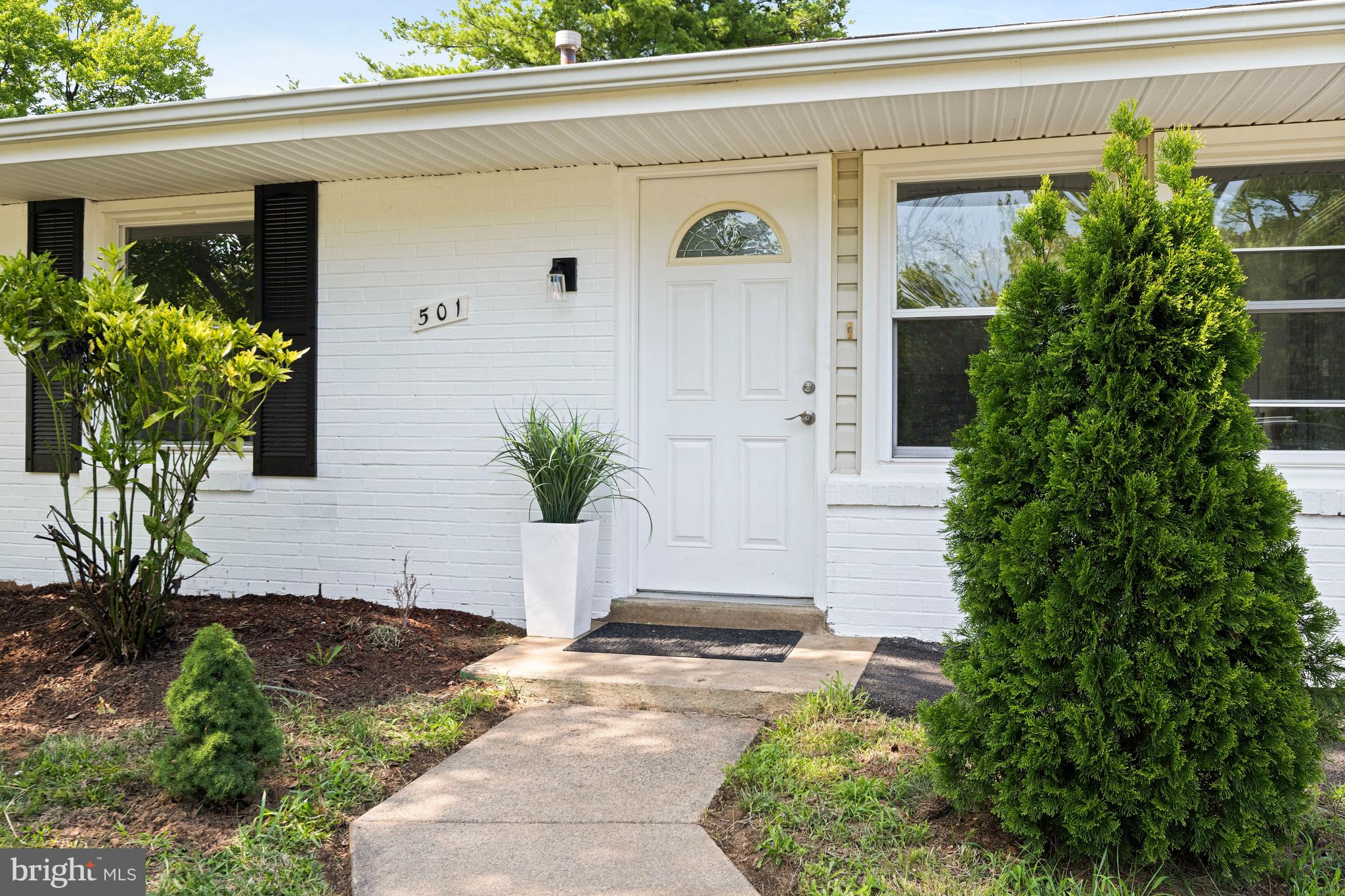 501 East Poplar Road Sterling, VA 20164 - Photo 4 of 46