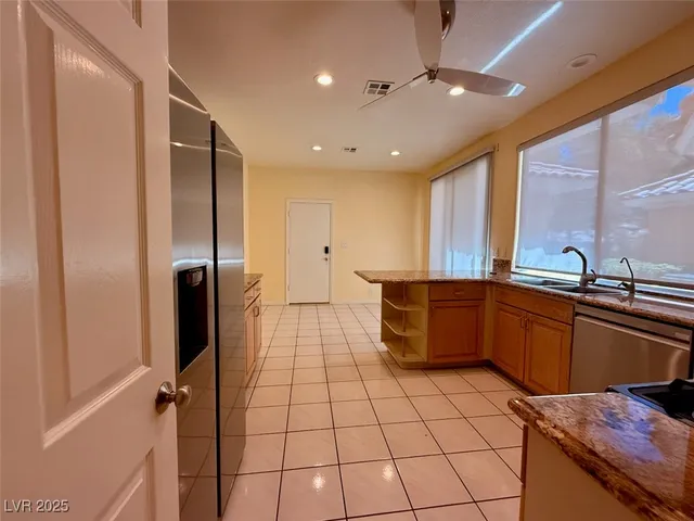 $2,600 | 4969 Jeremy Drive, Las Vegas, NV 89113