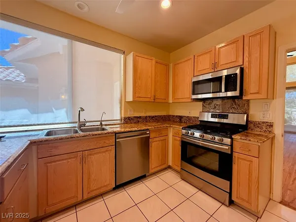 $2,600 | 4969 Jeremy Drive, Las Vegas, NV 89113