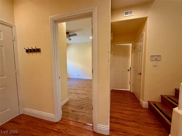 $2,600 | 4969 Jeremy Drive, Las Vegas, NV 89113