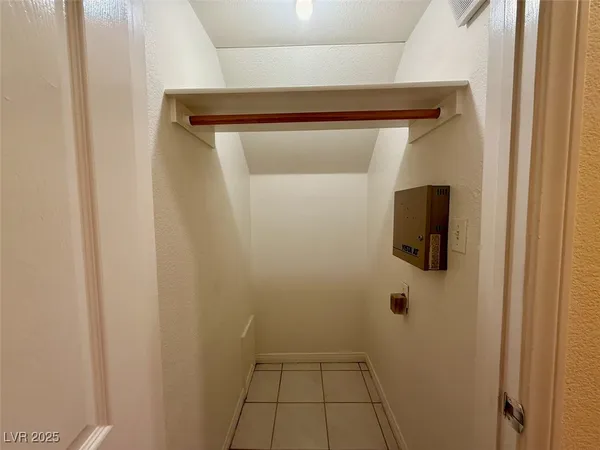 $2,600 | 4969 Jeremy Drive, Las Vegas, NV 89113