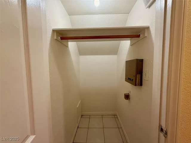 $2,600 | 4969 Jeremy Drive, Las Vegas, NV 89113