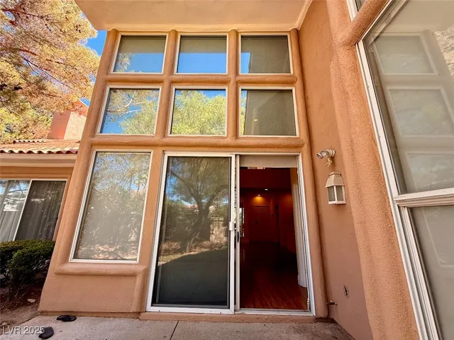 $2,600 | 4969 Jeremy Drive, Las Vegas, NV 89113