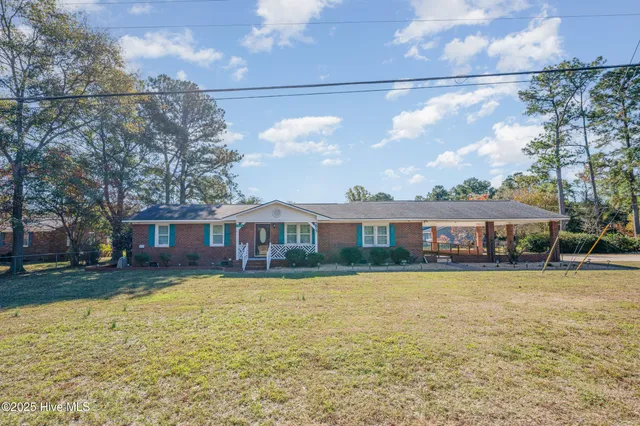 $265,000 | 7825 Snow Hill Drive, Roseboro, NC 28382