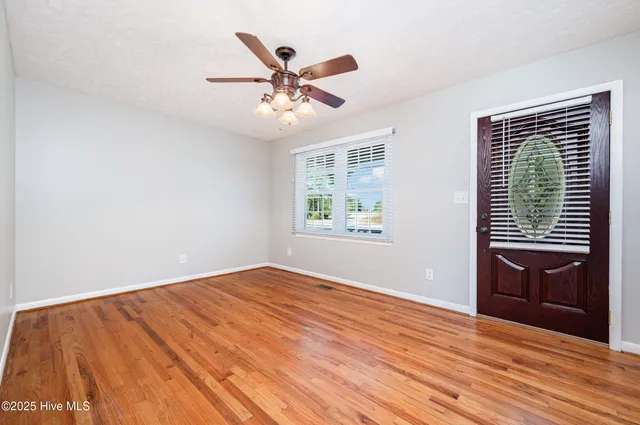 $265,000 | 7825 Snow Hill Drive, Roseboro, NC 28382