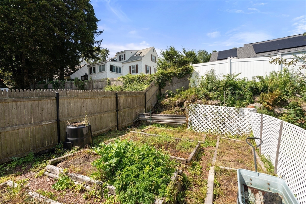 8 Cardinal Road Worcester, MA 01602 - Photo 35 of 37 Gallery Image 35