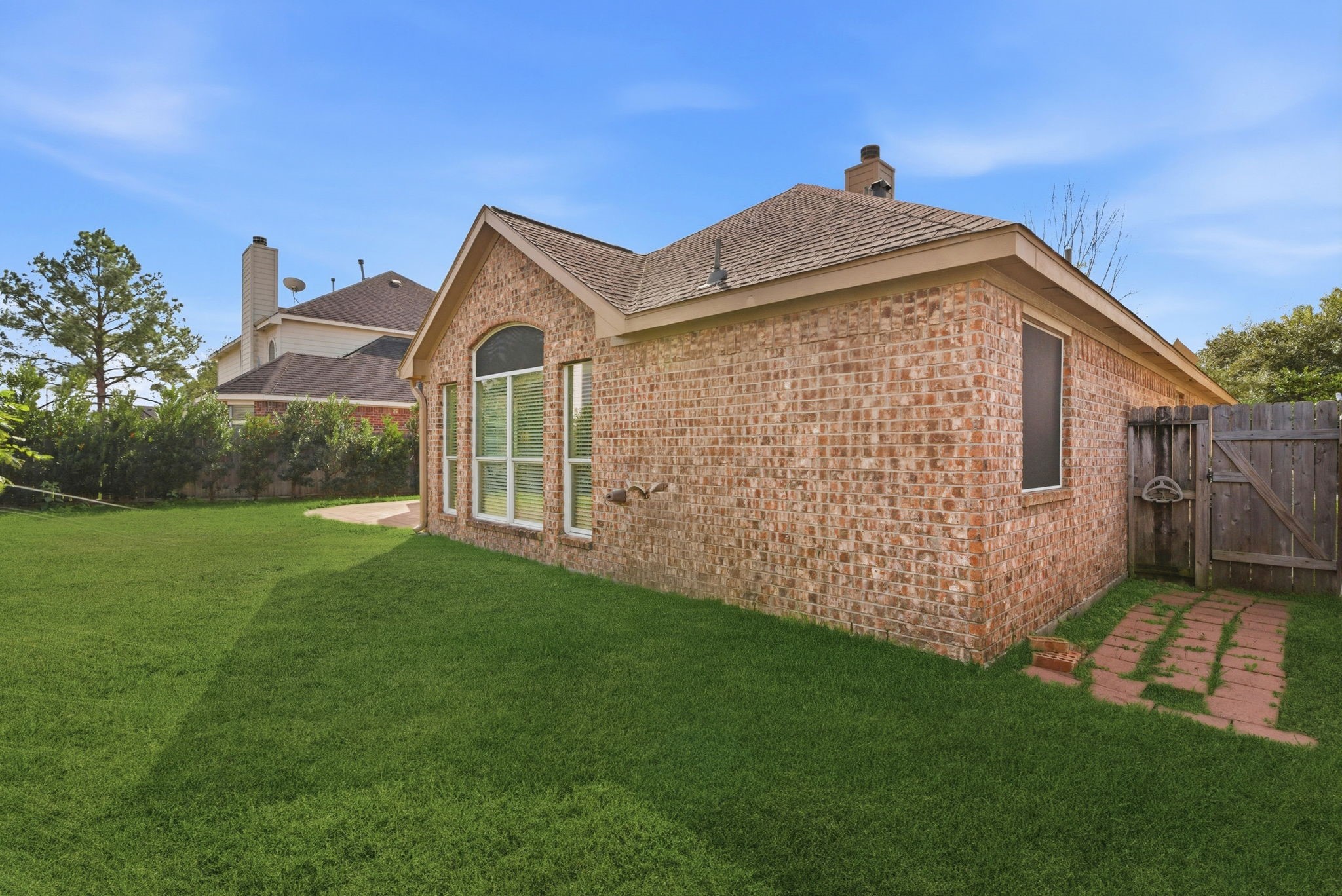29814 Legends Pass Lane Spring, TX 77386 - Photo 44 of 46 a front view of a house with garden