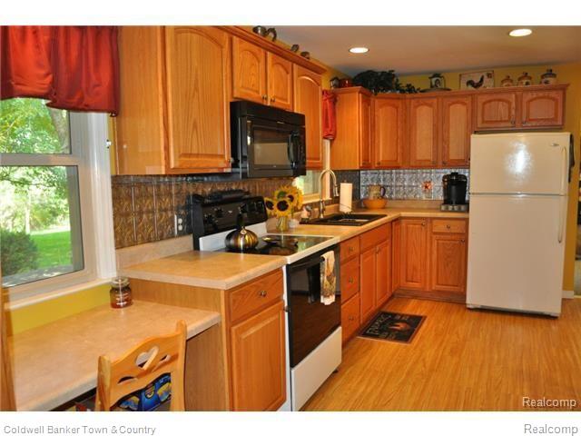 1750 Gray Road Howell, MI 48843 - Photo 14 of 24 Photo 14.jpg