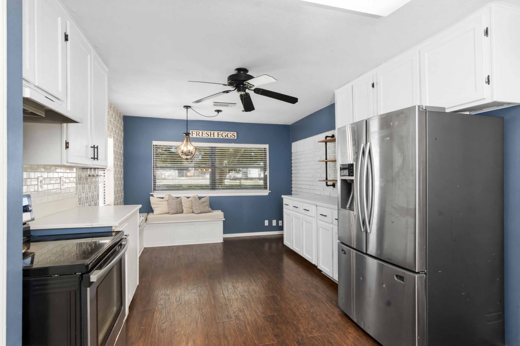 2926 Beverly Road Pasadena, TX 77503 - Photo 11 of 23 Plenty of cabinet space.