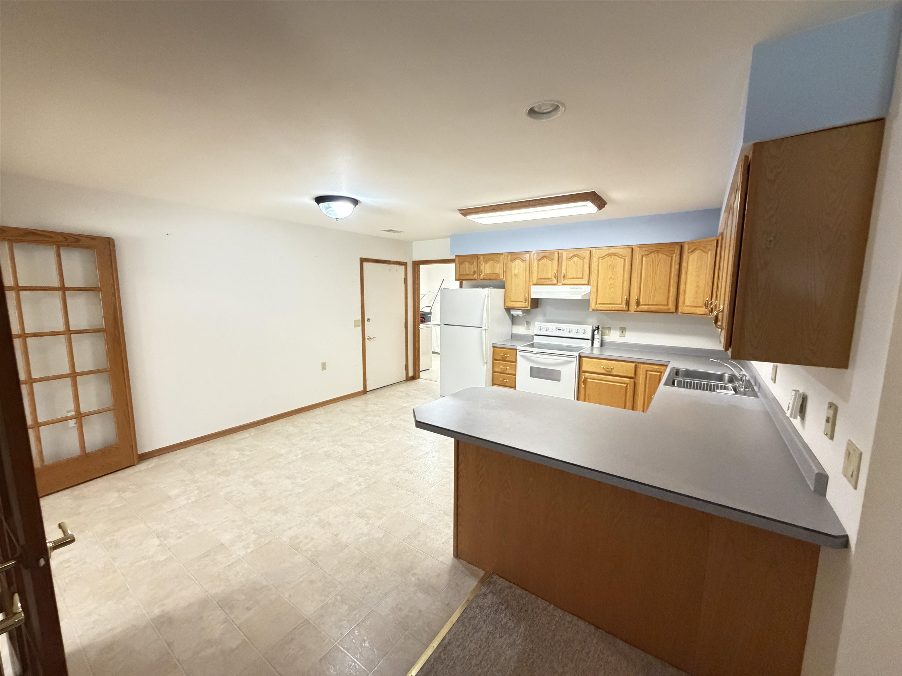 635 West Slifer Street, Unit D Portage, WI 53901 - Photo 4 of 13