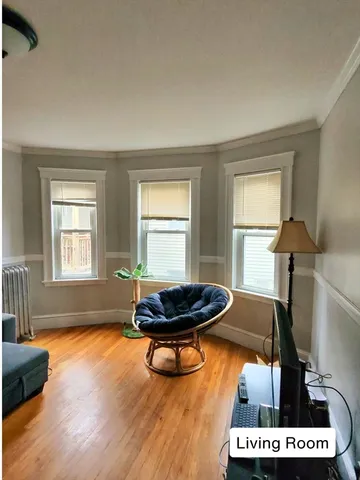 $1,400 | 26 Bolton Street, Unit 2R, Somerville, MA 02143