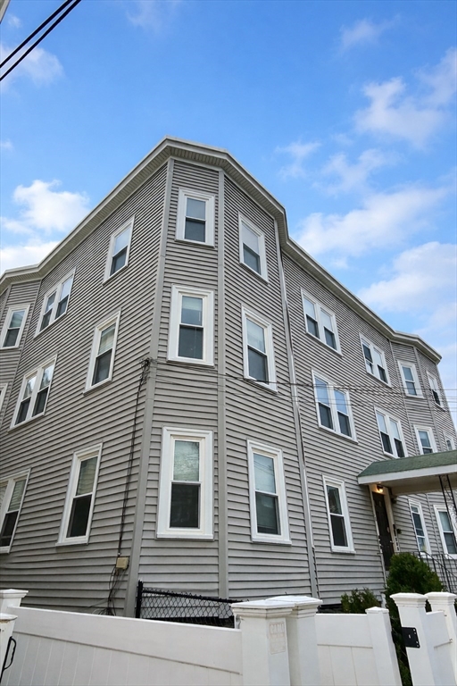 26 Bolton Street, Unit 2R Somerville, MA 02143 - Photo 17 of 18