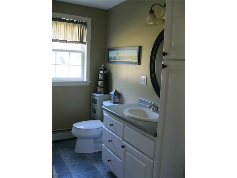 640 Middle Road Waterboro, ME 04087 - Photo 22 of 28 Bathroom.