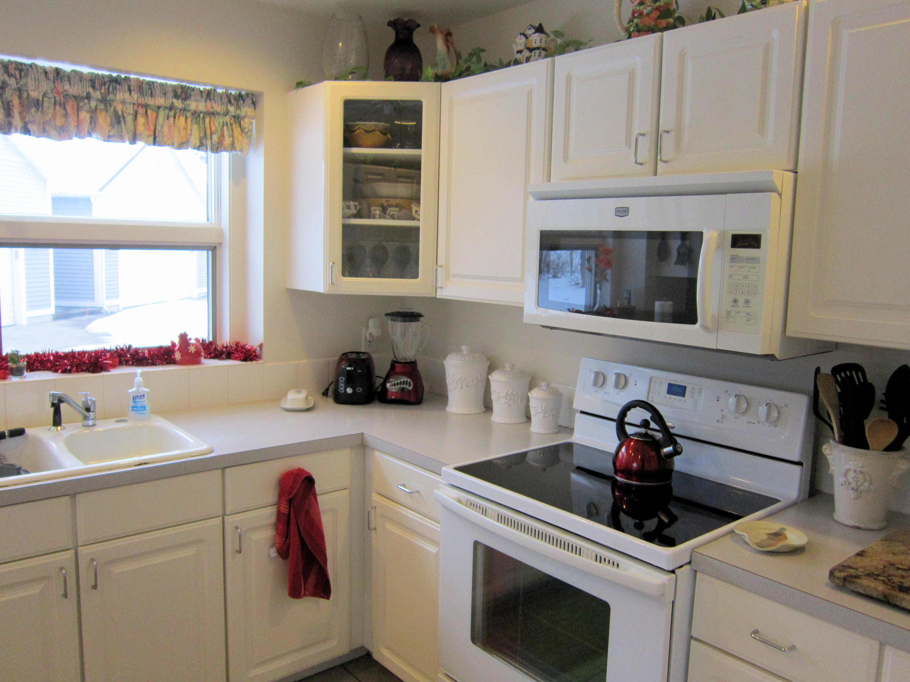 2988 Ridgeview Muskegon, MI 49445 - Photo 9 of 31 9