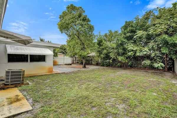 $400,000 | 229 Northeast 26th Court, Pompano Beach, FL 33064