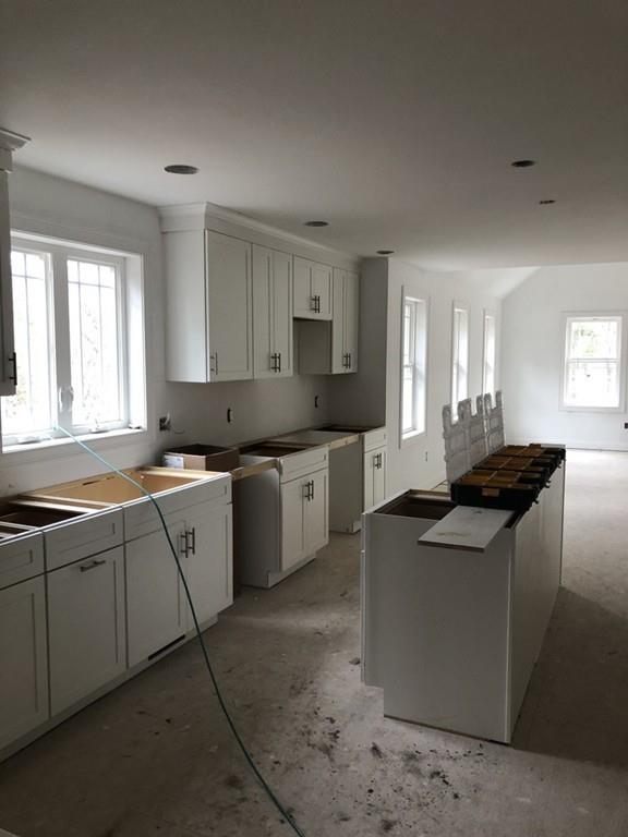 326 Campbell Road North Andover, MA 01845 - Photo 3 of 8