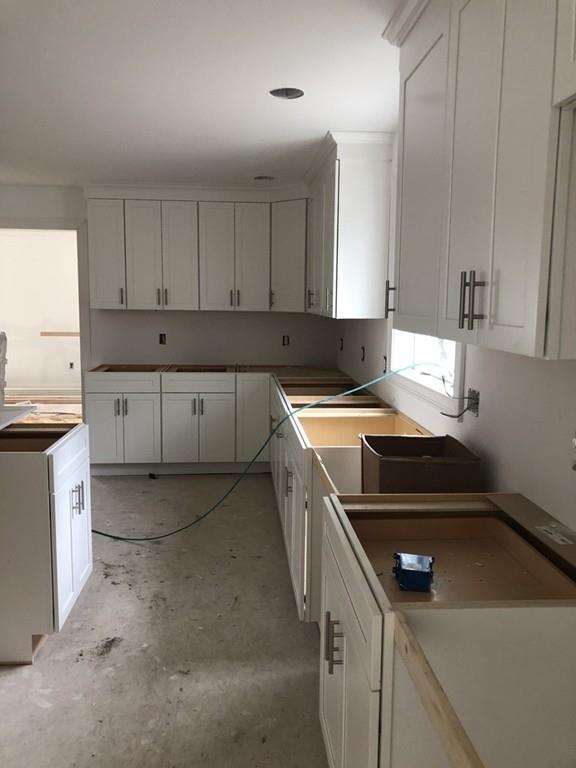 326 Campbell Road North Andover, MA 01845 - Photo 5 of 8