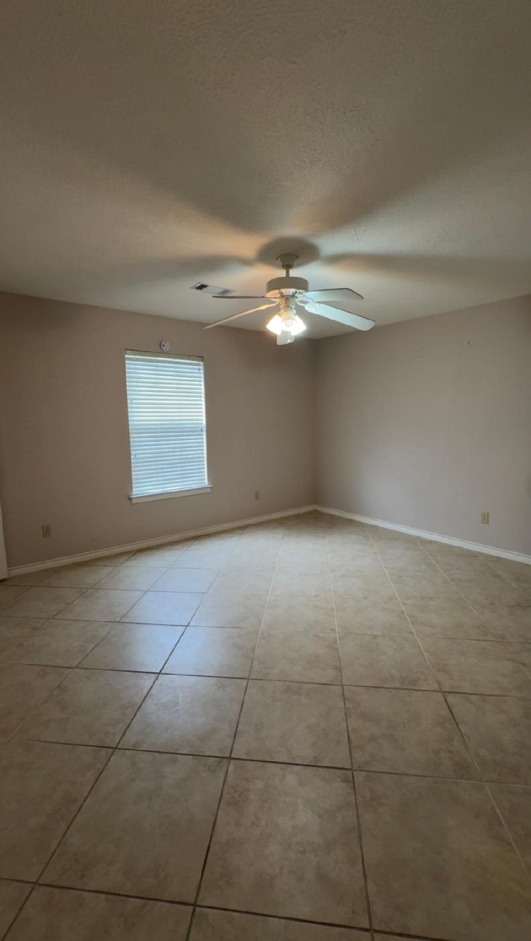 4665 Glen Oaks Circle Beaumont, TX 77708 - Photo 9 of 20