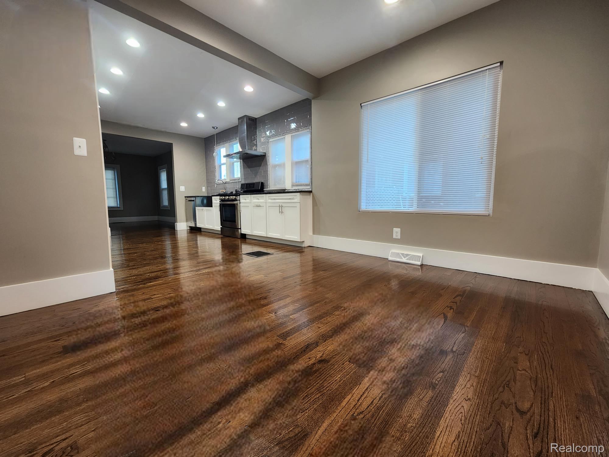167 Cherokee Road Pontiac, MI 48341 - Photo 12 of 35 Breakfast Nook into Kitchen